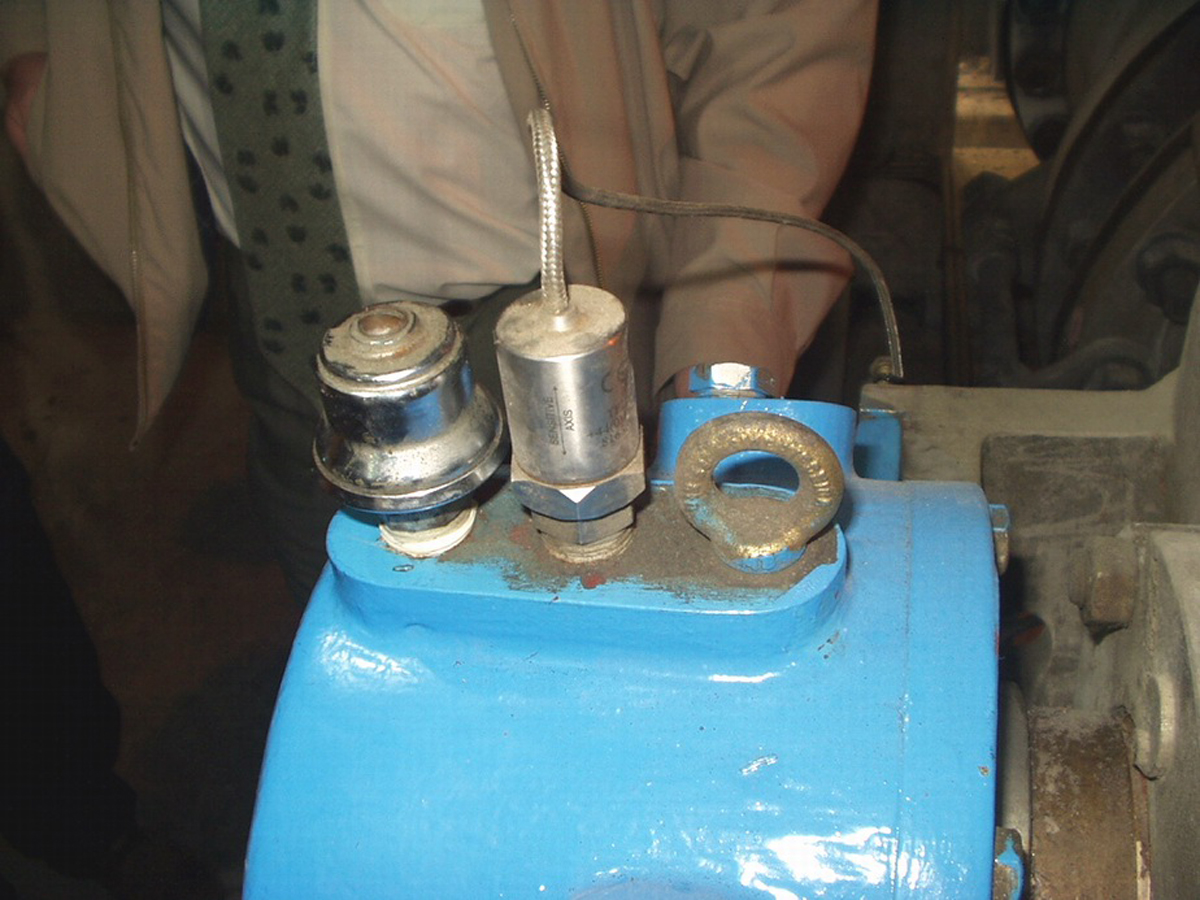 Vibration sensor in situ Vibration sensor in situ